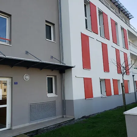 Charmant Studio A 2 Pas Du Tram Nantes Exterior photo