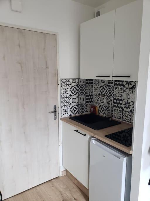 A 2 Pas Du Tram Apartment